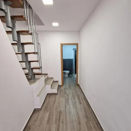 Gonzalo House Cristianos